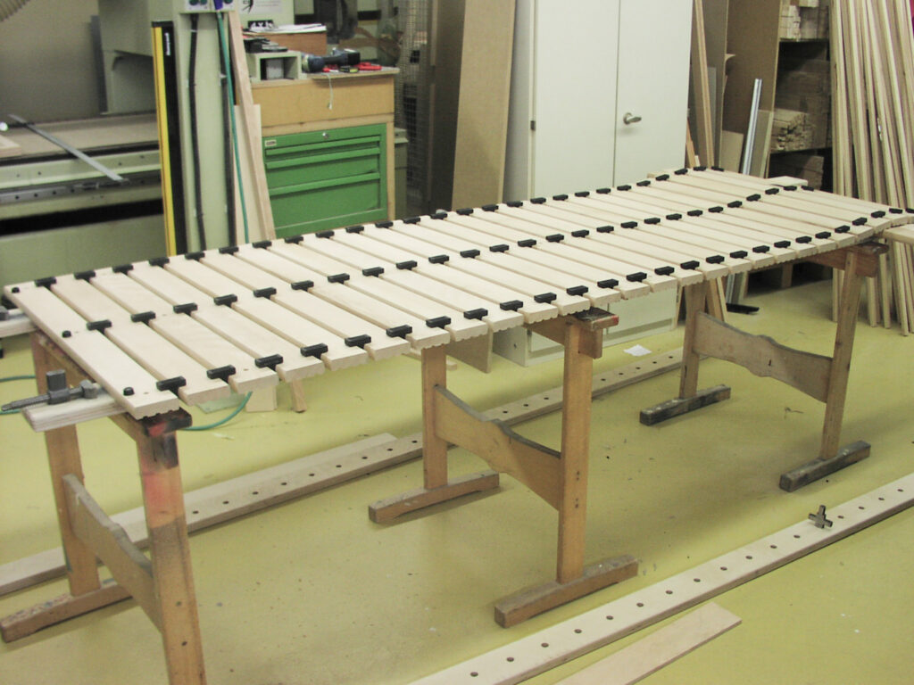 Holzlaufrost Produktion mit Werkbank